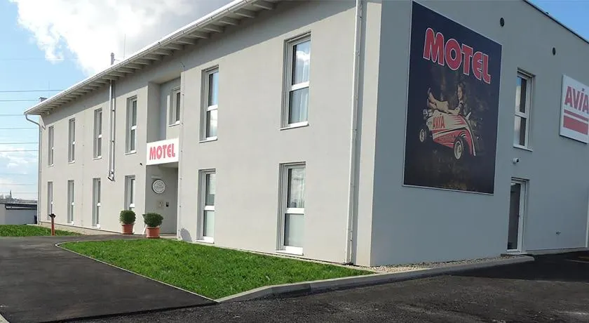 AVIA Motel Bisamberg - Image 1