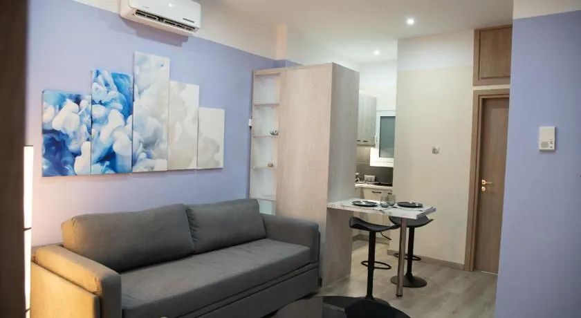 Modern Apartment Downtown Athens - Image 1