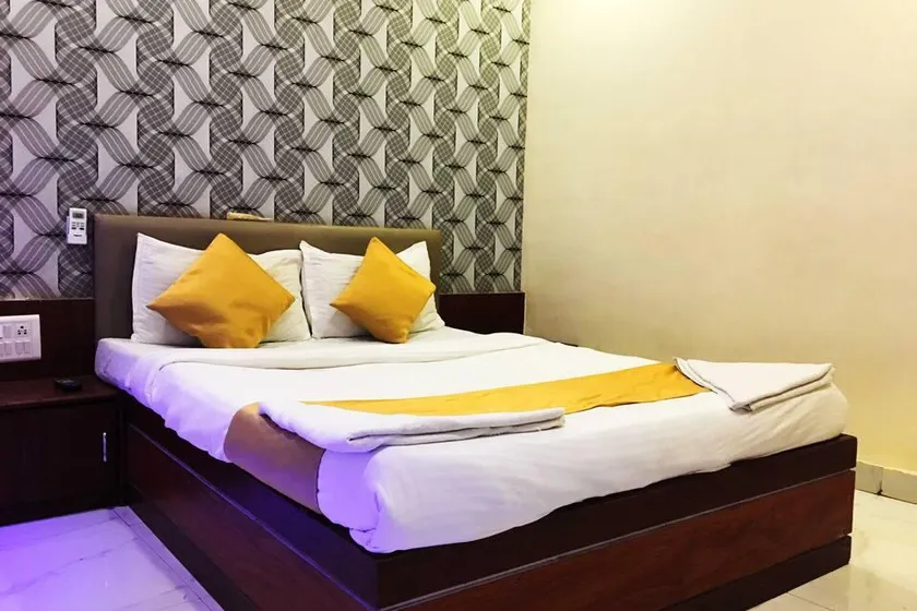Hotel Safar Residency - Image 1