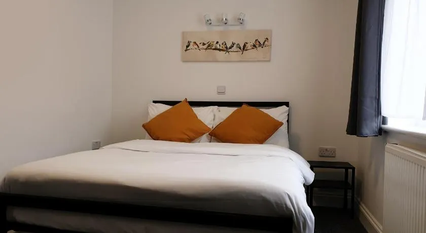 Lonsdale Lodge - Image 1