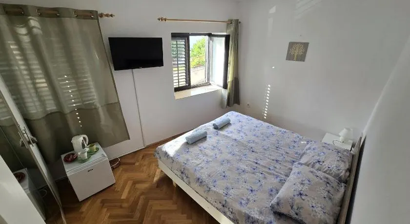 Aretha apartman i sobe - Image 1