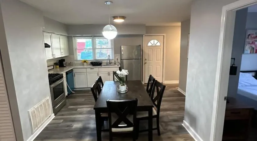 Ranch Single Level Home near downtown Tinley Park - Image 1
