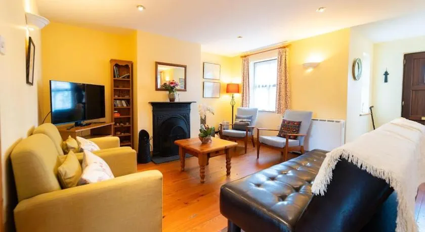 Dingle Town Cottage - Tigh Peig - Image 1