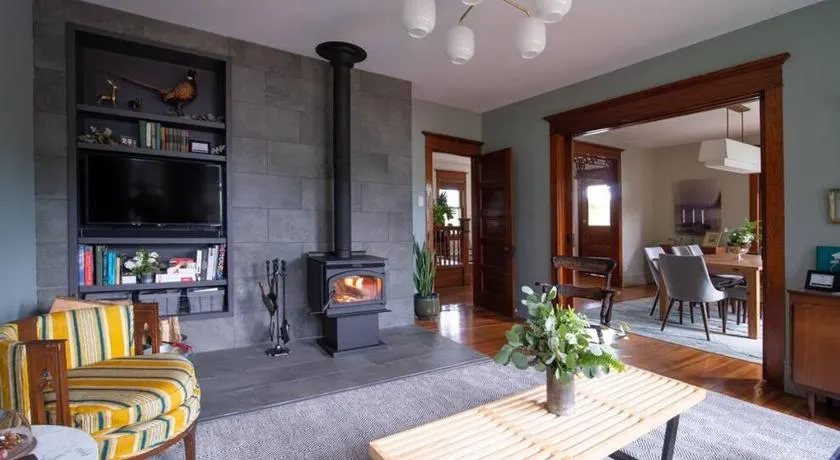 Luxury Estate with Wood Stove and Hot Tub - Dancing Doe Estate - Image 1