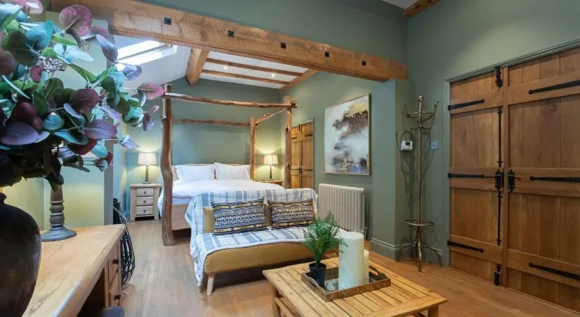 Stable Lodge - Boutique Bed & Breakfast - Image 1