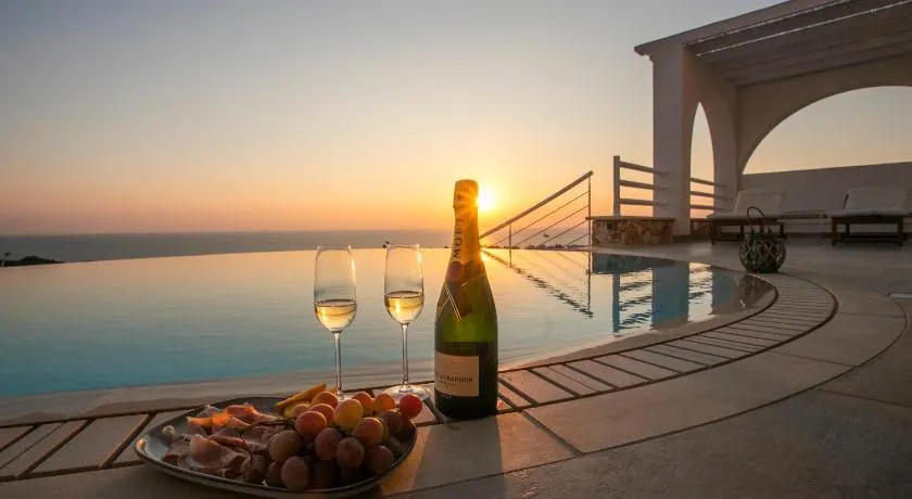 Villa Kyklamino - Unique Villa with stunning Seaview - Image 1