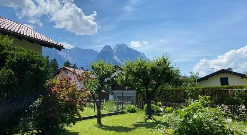 Haus mit wunderschönem Ausblick und Garten - Image 1