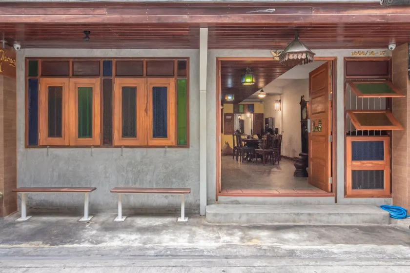 Banthat Thong Hostel - Image 1