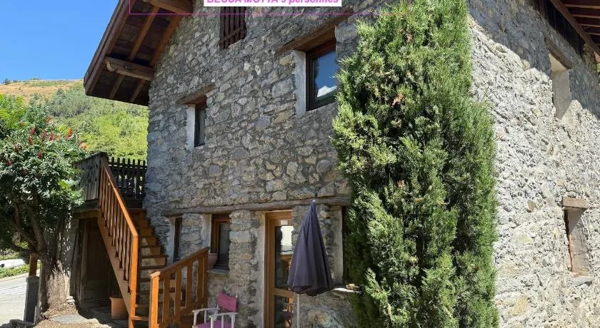 MAISON DES VIGNES- TROQUAÏROU et BECCA MOTTA - Image 1
