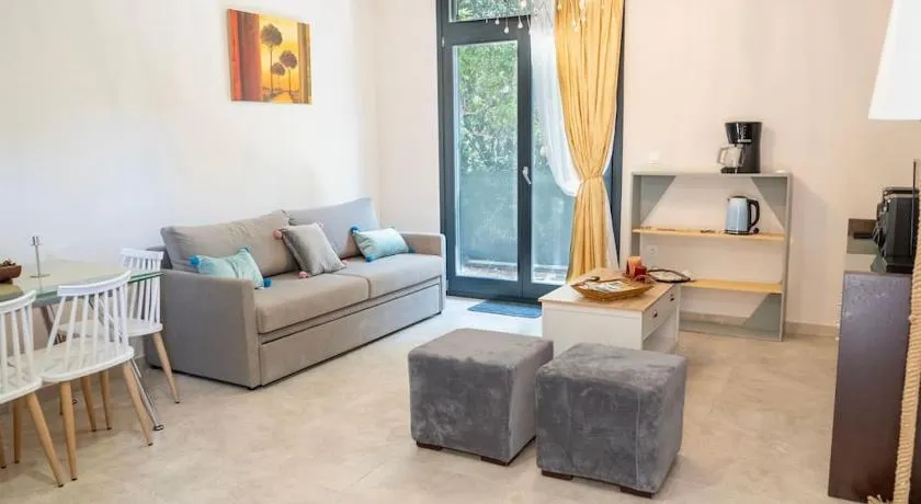 Chios Kampos Apartments - Image 1
