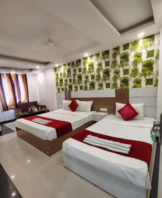 Hotel sky wood at airport - Image 1