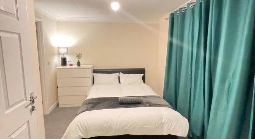 Relaxing double rooms in a beautiful house - Image 1
