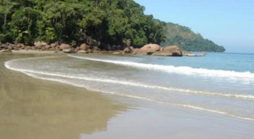 Bela Casa Terrea na Praia da Lagoinha Ubatuba com Piscina, Ar Condicionado, Churrasqueira e Forno a Lenha - Image 1