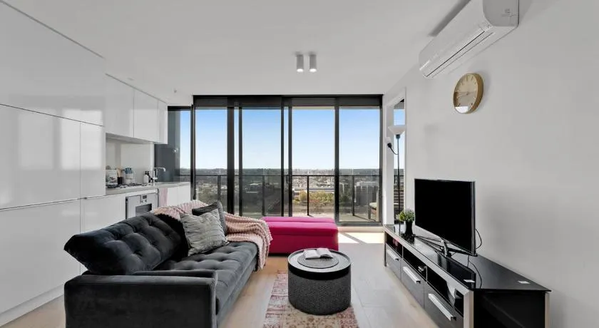 Yarra House Apartment with stunning views - Image 1