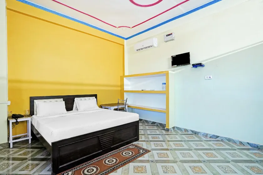 OYO 79393 Hotel Madakini Destination - Image 1
