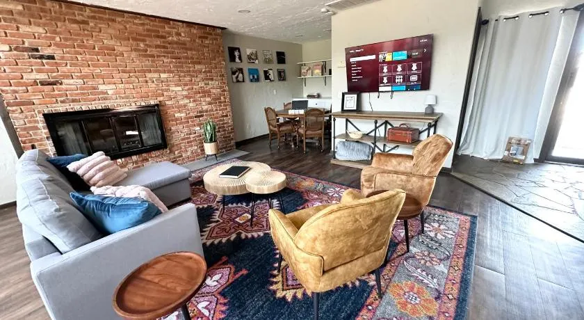 Hefner Loft - Image 1