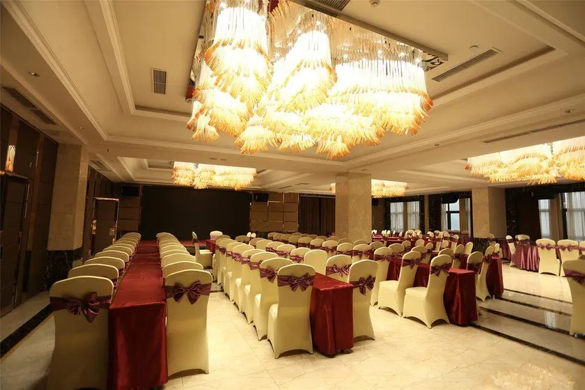 Yuanlin Hotel - Image 1