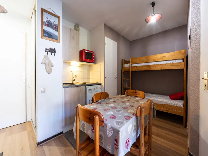Slope-Access Morillon Apartment for 4 - Image 1
