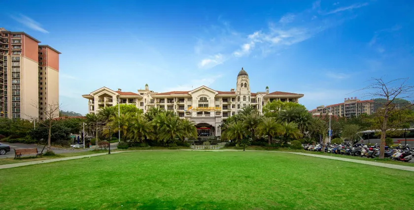 Country Garden Phoenix Hotel Yunfu - Image 1