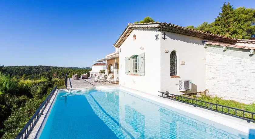 Villa Les Feuillets VI4250 by Riviera Holiday Hom - Image 1