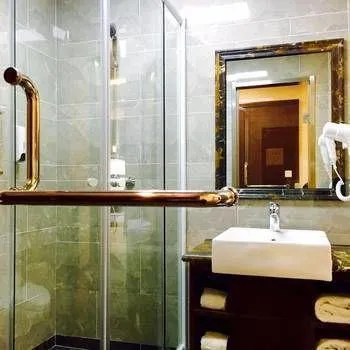 Riyueming Select Hotel (Dalian Xinghai Park) - Image 1