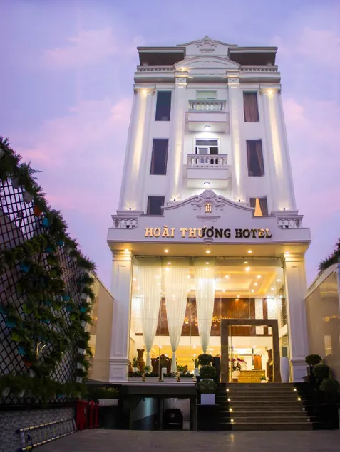 Hoài Thương Hotel - Image 1
