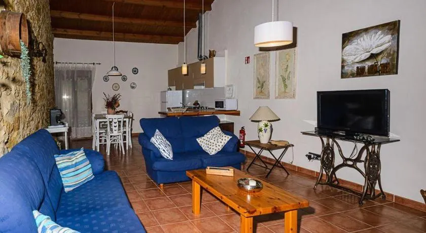 Habitour - Casa la Cenia - Image 1
