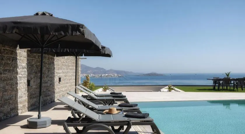 Ozen Luxury Villa and Suite - Image 1