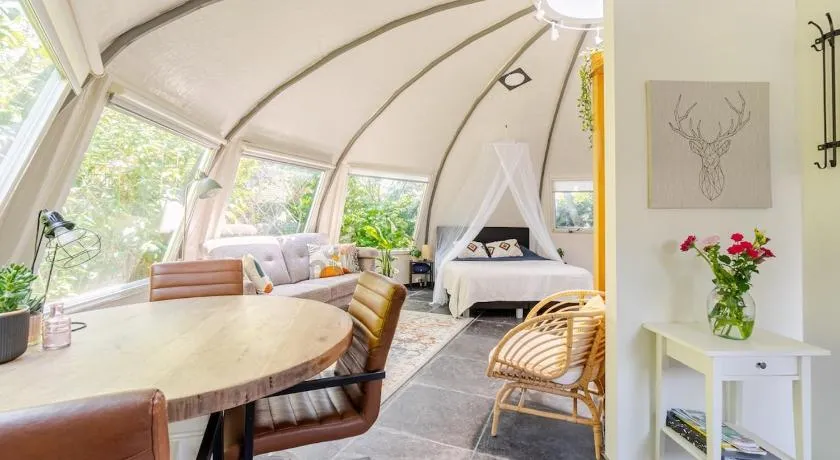 Unique private guesthouse 'The Iglo' - Image 1