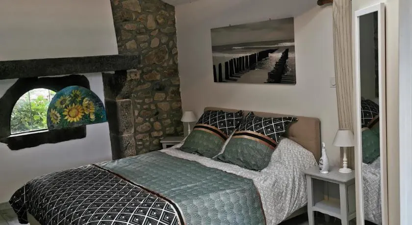 La Chambre de La Pomerie - Image 1