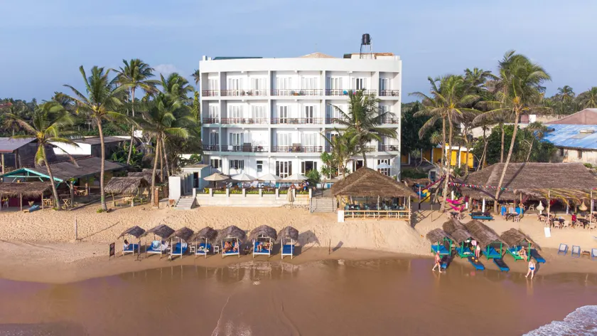 Hotel Refresh Blue - Image 1