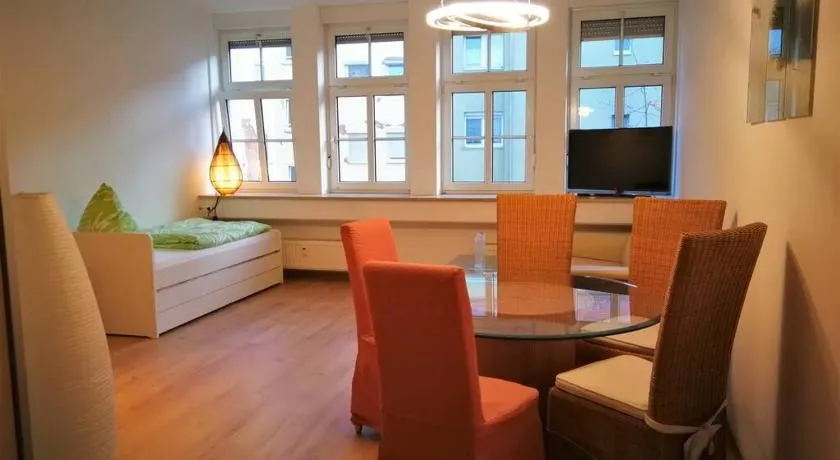 Apt next to Nuremberg central-station, Fair 10min - Image 1