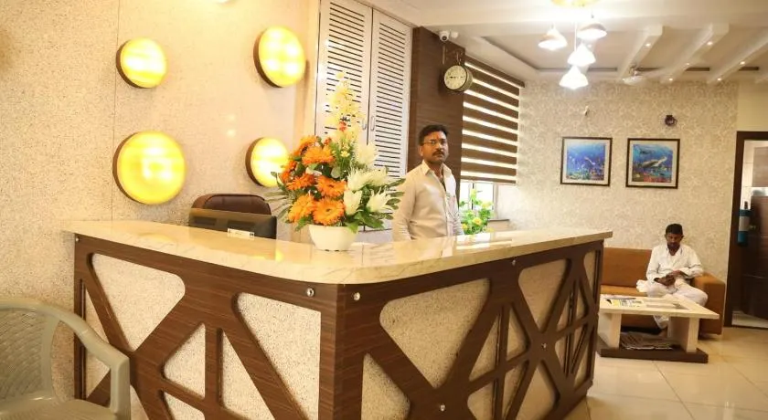 HOTEL RK PALACE - Image 1