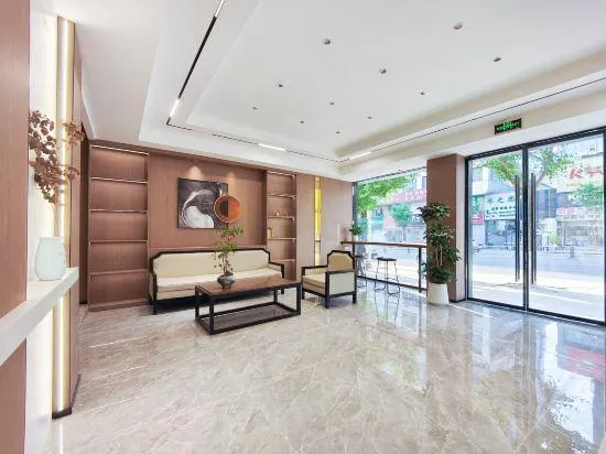 Manzhou Hotel - Image 1