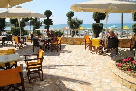 Angela Beach Hotel & Apts - Image 1