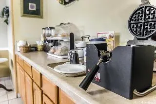 Econo Lodge Perry Area - Image 1
