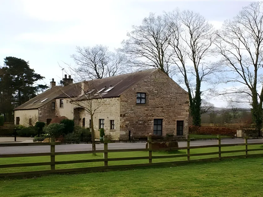 Middle Flass Lodge - Image 1