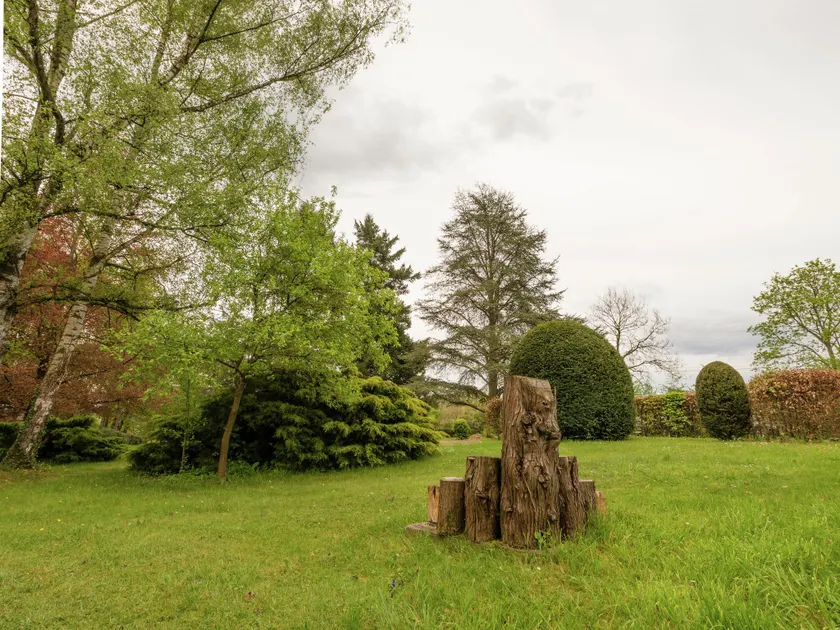 Beautiful manor house in a park near Rochefort - Image 1
