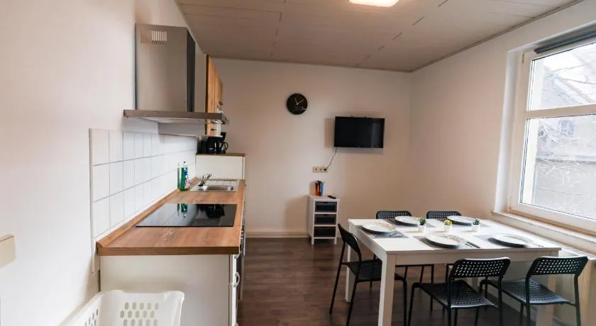 Preiswerte Apartments für Monteure, WLAN, Smart-TV & kostenfreie Parkplätze - Image 1