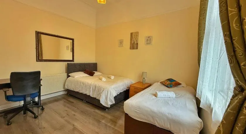 Near City-Birkenhead rooms - Image 1
