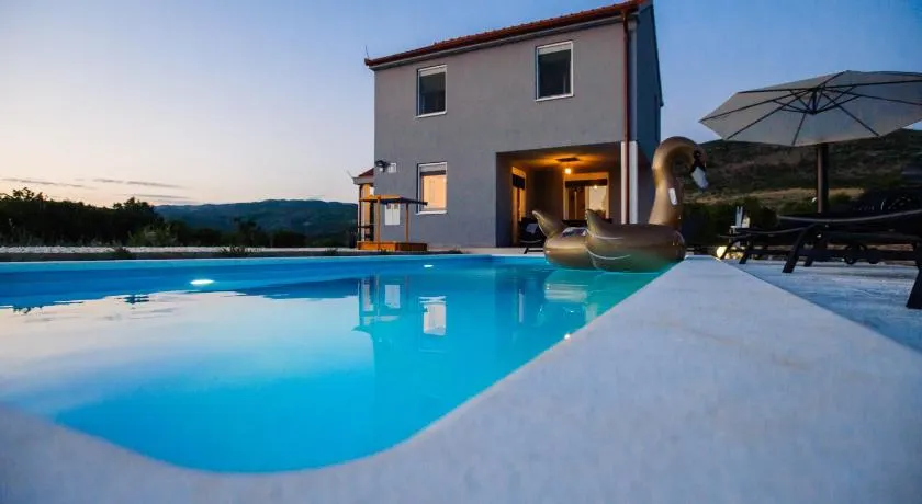 Family dream house - Image 1