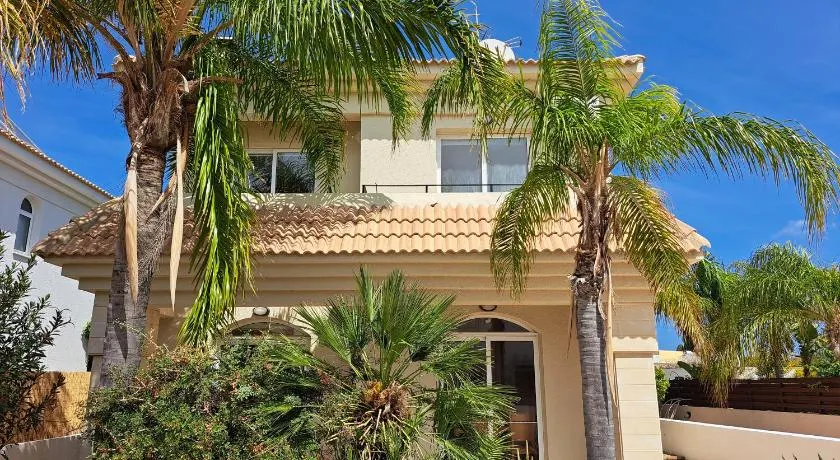 Kappari Blue villa, 5 min walk from the sea - Image 1
