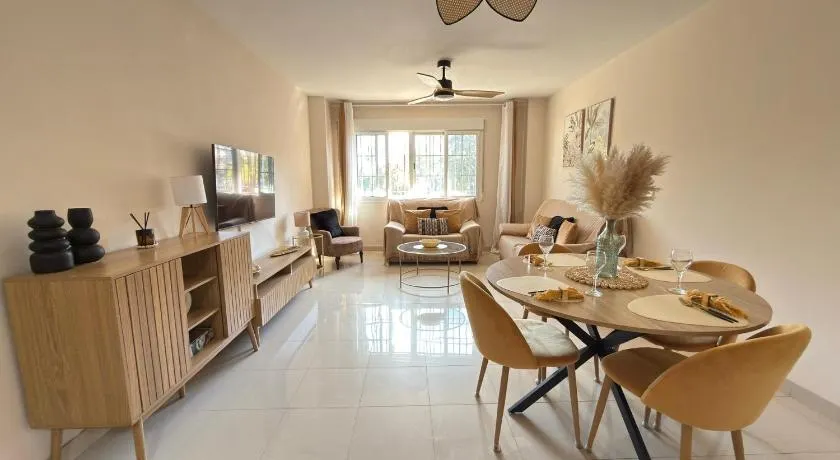 Apartamento céntrico junto paseo, playas y zonas de interés!! - Image 1
