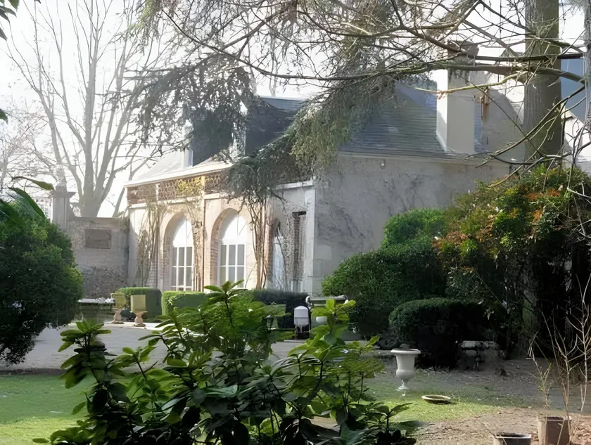 Chambre d'hotes Les Rives de la Tronne - Image 1
