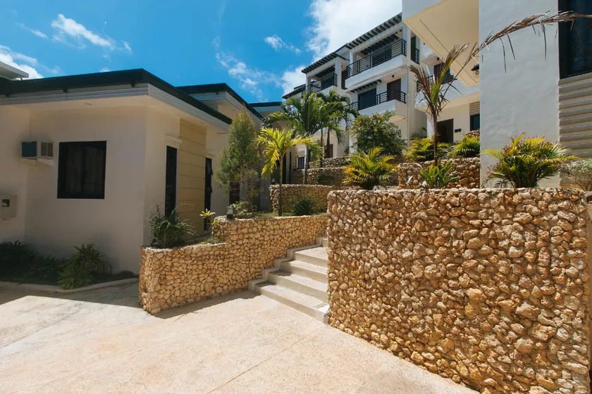 RedDoorz @ LM Apartelle Boracay - Image 1