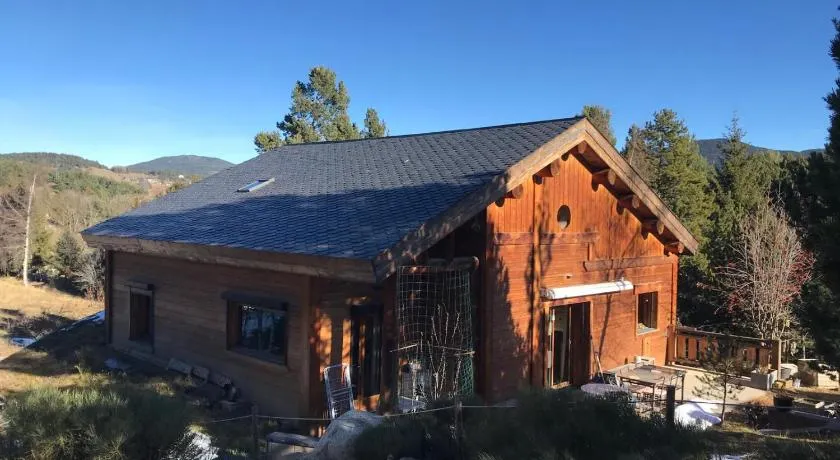 Une chambre d'hôtes au coeur du chalet Mitja, calme et bien être assurés - Image 1