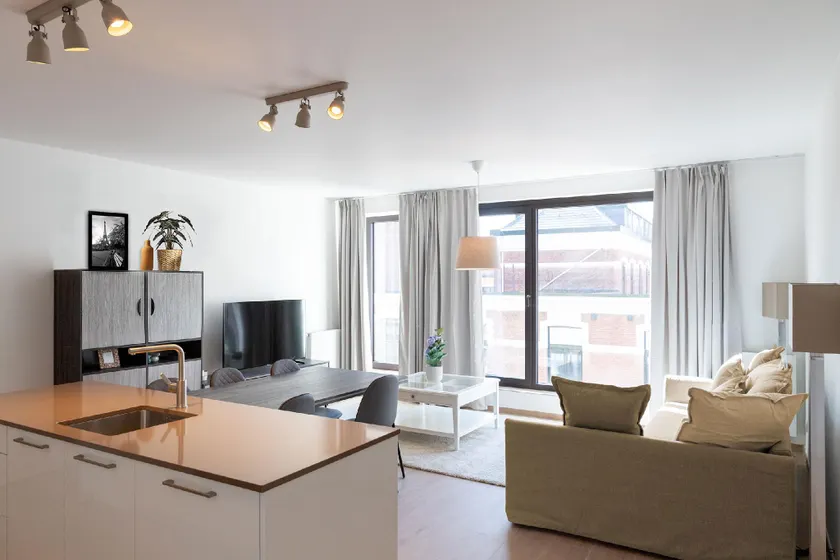 SuitesRus near Diamond District - Image 1