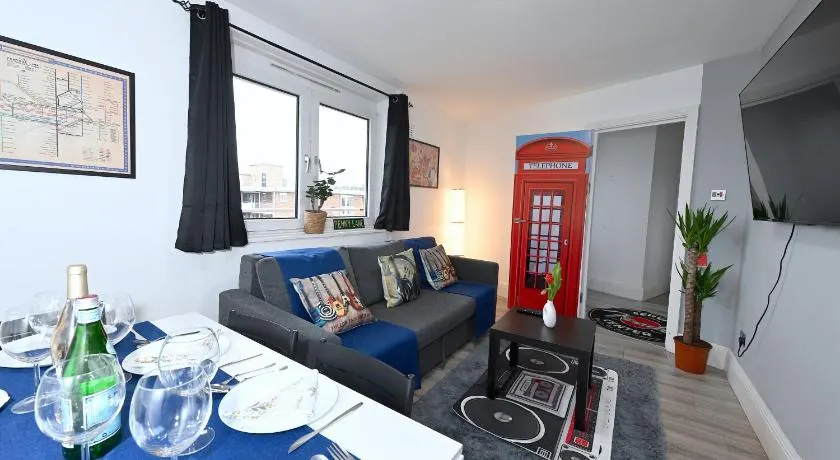SUPERB 4 BEDROOM FLAT in THE HEART OF CAMDEN TOWN - Image 1