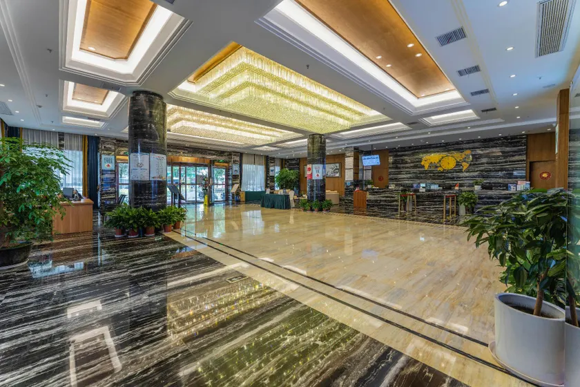 Maison Realm Hotel - Image 1