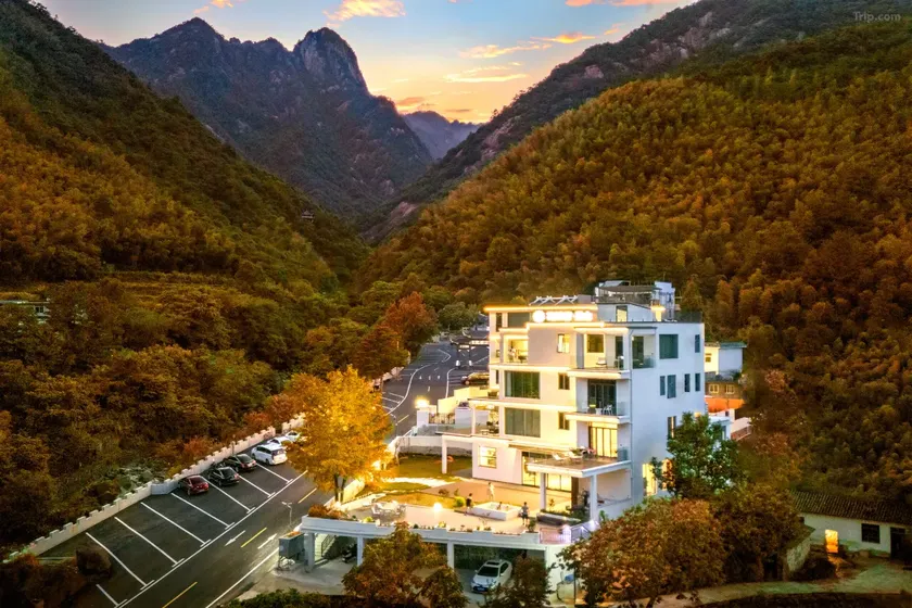 Floral Lux Hotel Huangshan Mountain View Terrace B&B, Tangkou Nandamen Branch - Image 1